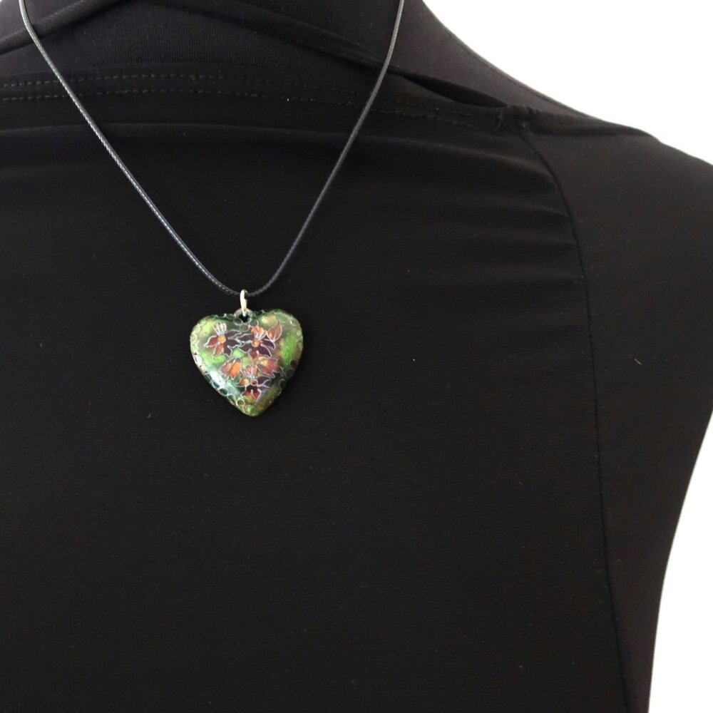 Vintage Chinese Style Green Flowered Heart Glass Like Material Necklace Pendant - Picture 4 of 5